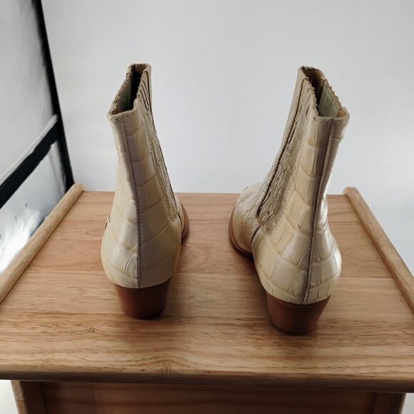 Schutz Briani Women's Snip Toe Crocodile Embossed Leather Bootie Eggshell 7.5B - Picture 5 of 12